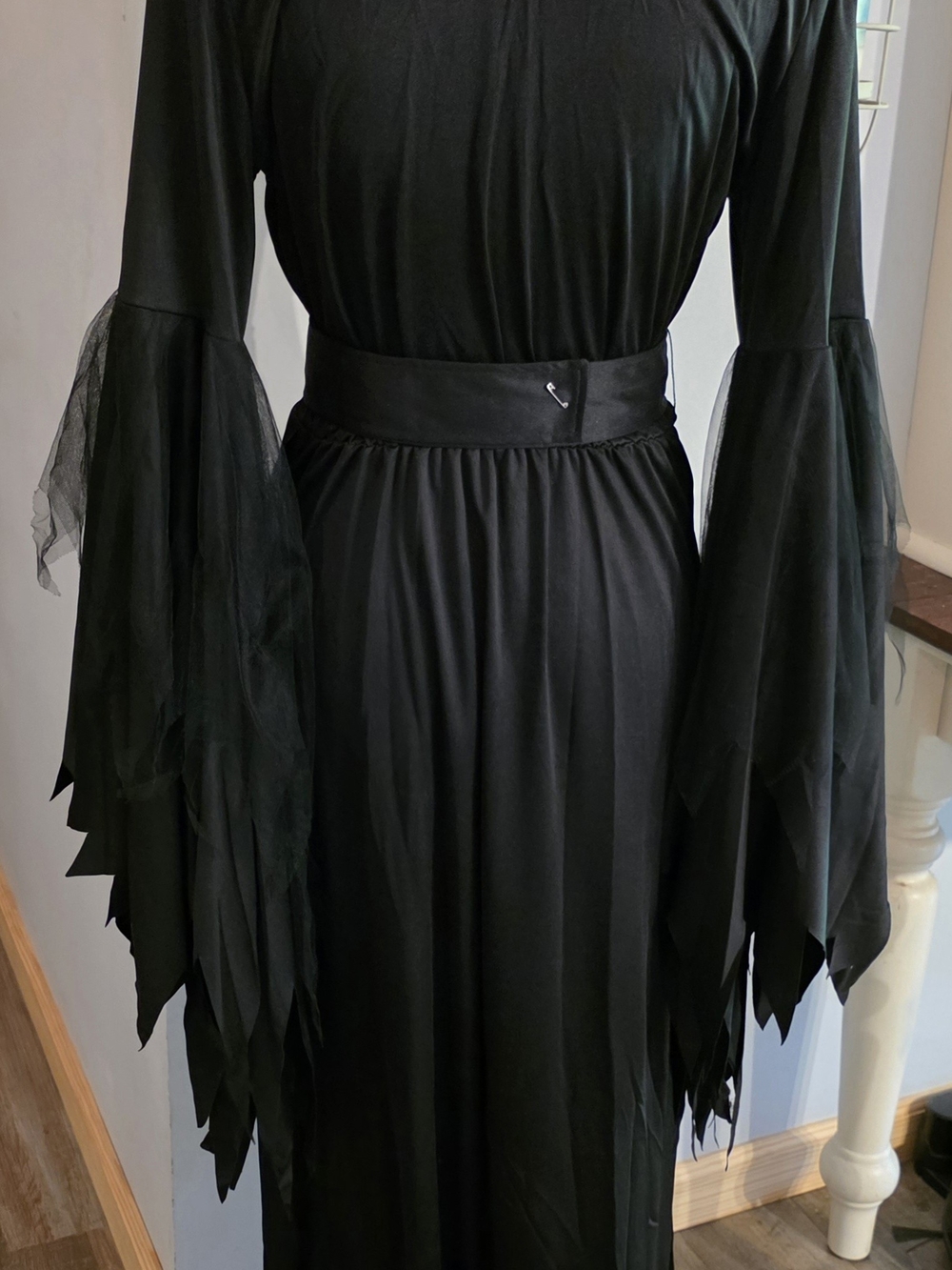 Spirit Black Long Sleeve Witch Dress with Flared Jagged Sleeves - Picture 7 of 9